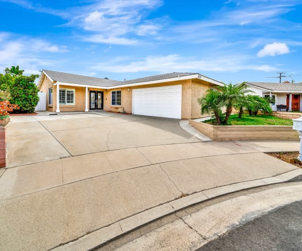 Assisted living Garden Grove house exterior at 9362 Maureen Dr